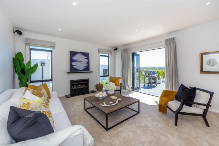 Photo of property in 15 Delhi Place, Cashmere, Christchurch, 8022