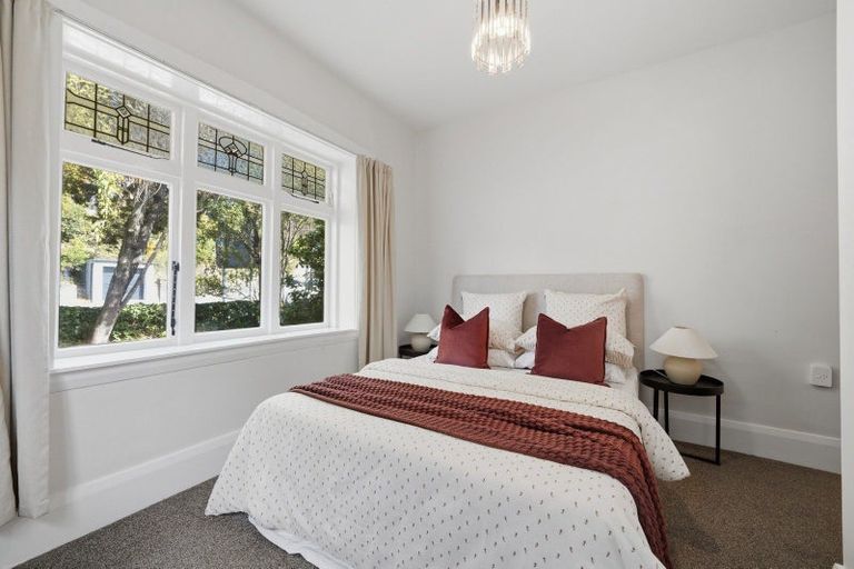 Photo of property in 12 Cashmere Road, Cashmere, Christchurch, 8022