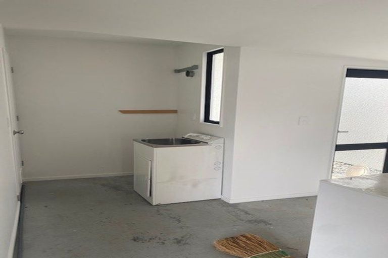 Photo of property in 32 Oakford Close, Riccarton, Christchurch, 8011