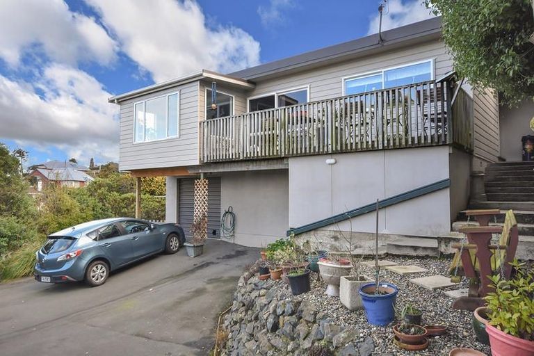 Photo of property in 11 Skibo Street, Kew, Dunedin, 9012