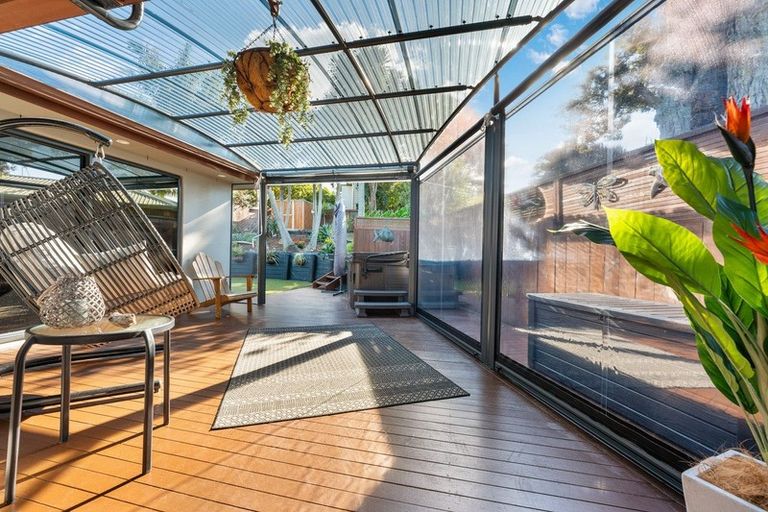 Photo of property in 4 Blue Heron Rise, Stanmore Bay, Whangaparaoa, 0932