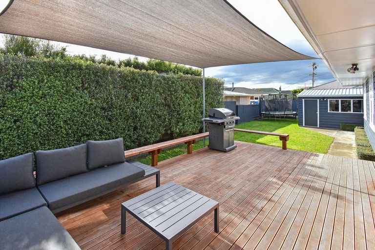 Photo of property in 2/16 View Road, Papakura, 2110