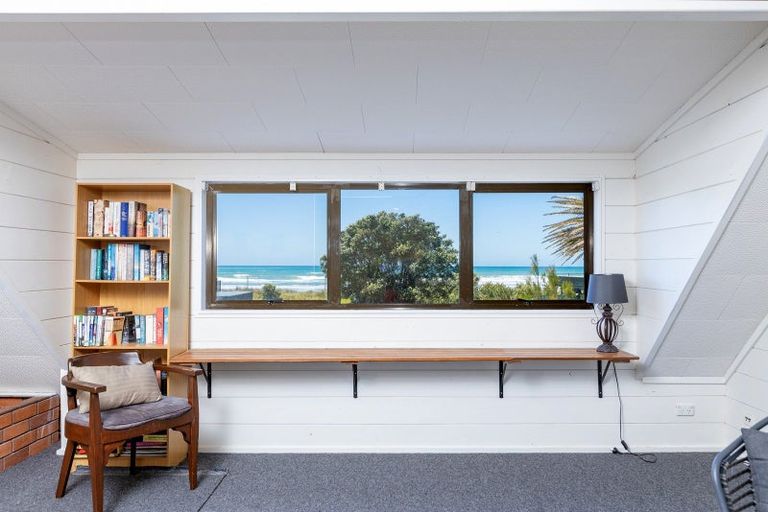 Photo of property in 112 Blue Pacific Parade, Riversdale Beach, Masterton, 5872