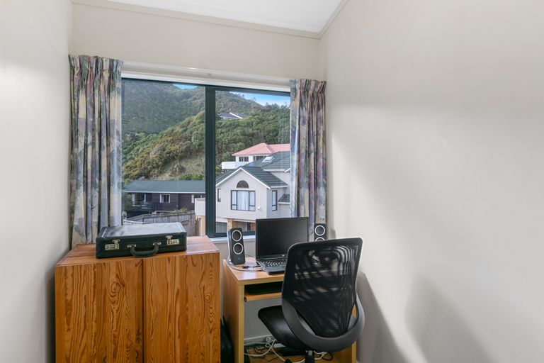 Photo of property in 9 Kapil Grove, Khandallah, Wellington, 6035