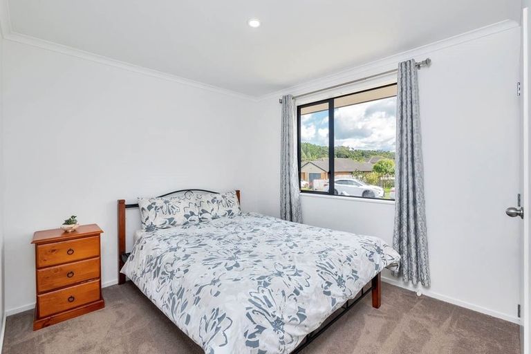 Photo of property in 20 Misty Valley Drive, Henderson, Auckland, 0612