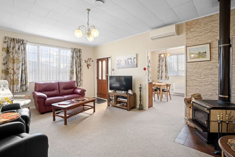 Photo of property in 10 Broadbelt Grove, Levin, 5510