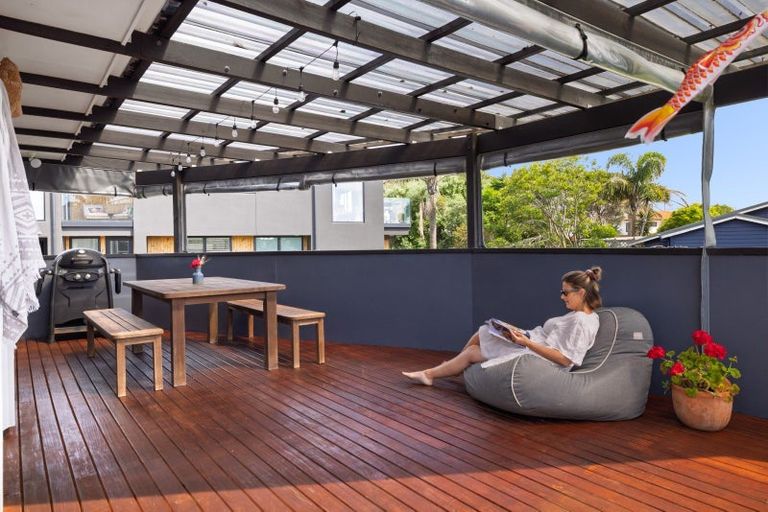 Photo of property in 1097 Papamoa Beach Road, Papamoa Beach, Papamoa, 3118