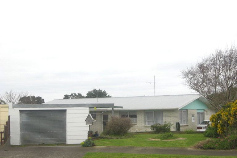 Photo of property in 8 Leon Place, Waitara, 4320