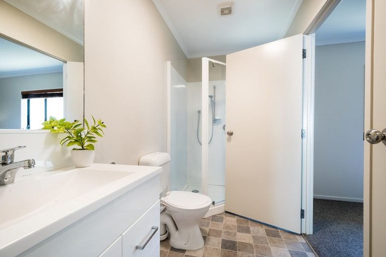 Photo of property in 57b Sabulite Road, Kelston, Auckland, 0602