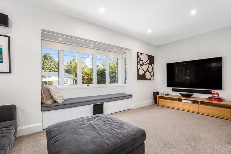 Photo of property in 15 Nikau Street, Eastbourne, Lower Hutt, 5013