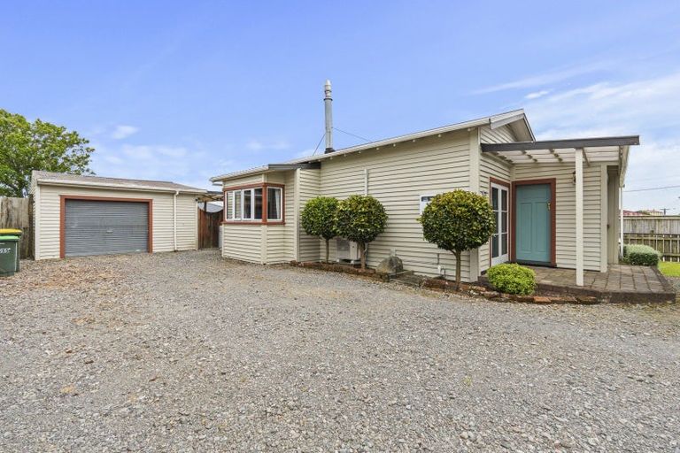 Photo of property in 20 Mahoe Street, Inglewood, 4330