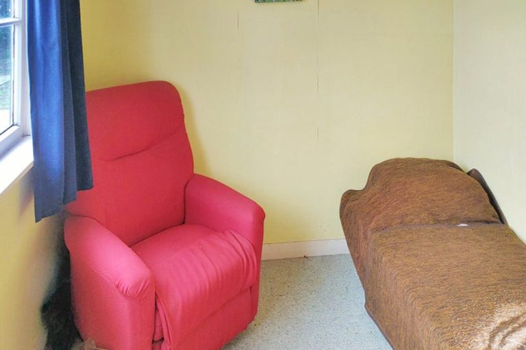 Photo of property in 14 Harbour Street, Foxton, 4814