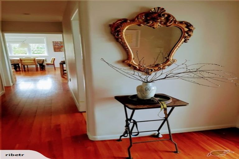 Photo of property in 2 Jutland Road, Pukekohe, 2120