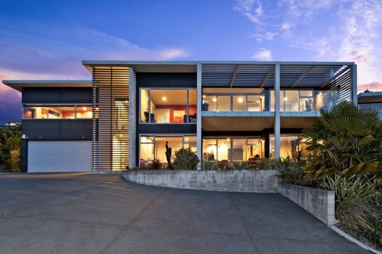 Photo of property in 11 Iles Lane, Cashmere, Christchurch, 8022