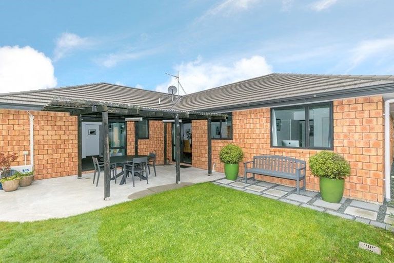 Photo of property in 17 Te Ironui Place, Huntington, Hamilton, 3210