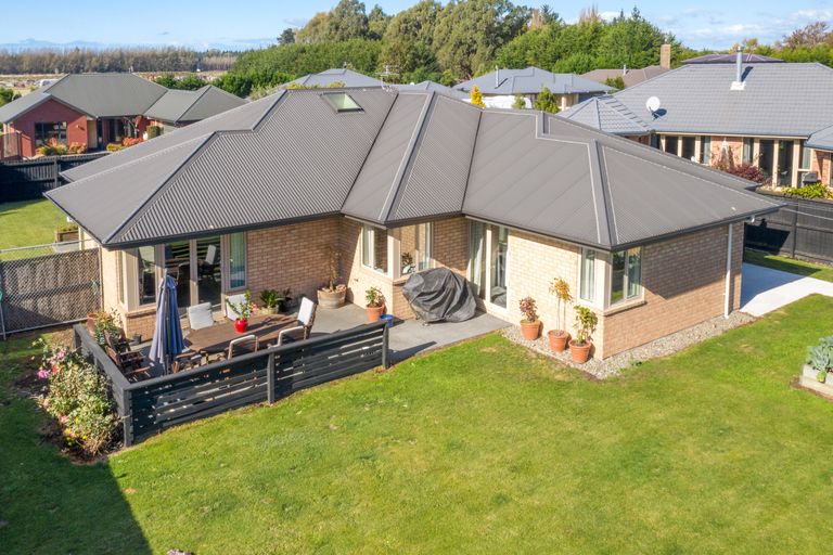 Photo of property in 13 Parkinson Place, Woodend, 7610