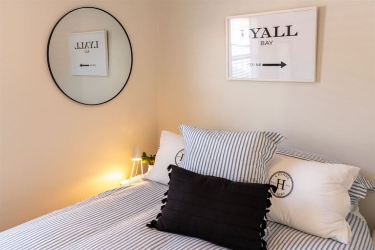 Photo of property in 278 Queens Drive, Lyall Bay, Wellington, 6022