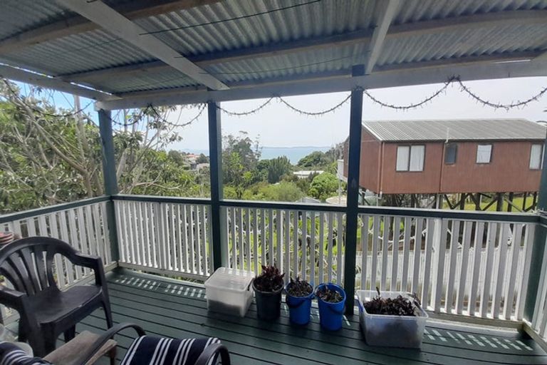 Photo of property in 31 Powells Road, Cable Bay, 0420