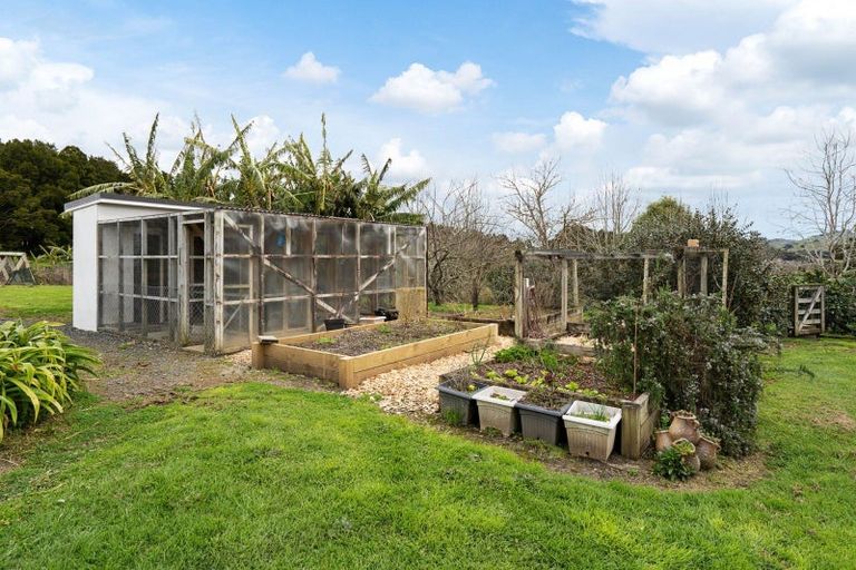 Photo of property in 458 Pukehuia Road, Tangiteroria, 0381