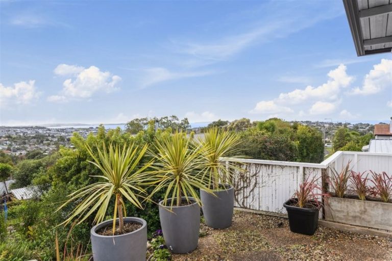 Photo of property in 1/30 Summit Drive, Torbay, Auckland, 0630