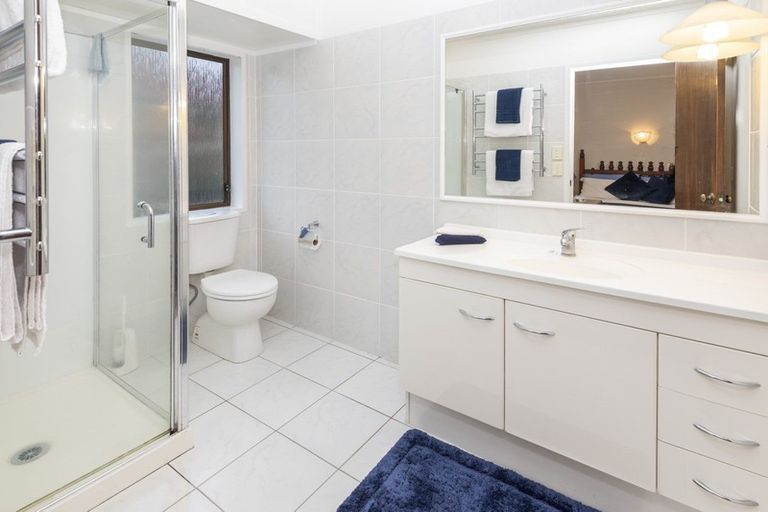 Photo of property in 2/1 Glenside Avenue, Pakuranga, Auckland, 2010