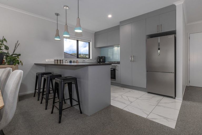 Photo of property in 28 Mooring Close, Whitby, Porirua, 5024