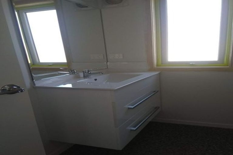 Photo of property in 33c Bracken Road, Paparangi, Wellington, 6037