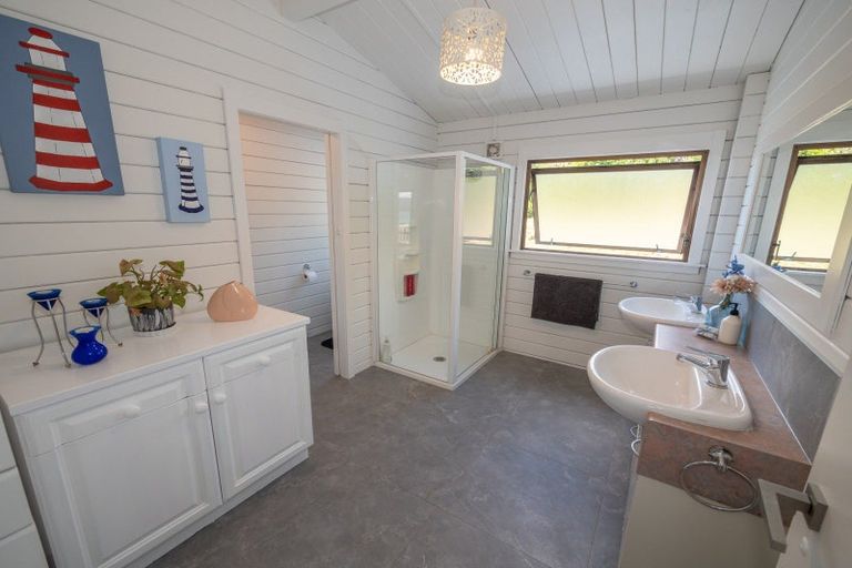 Photo of property in 8 Haekaro Lane, Cable Bay, 0420