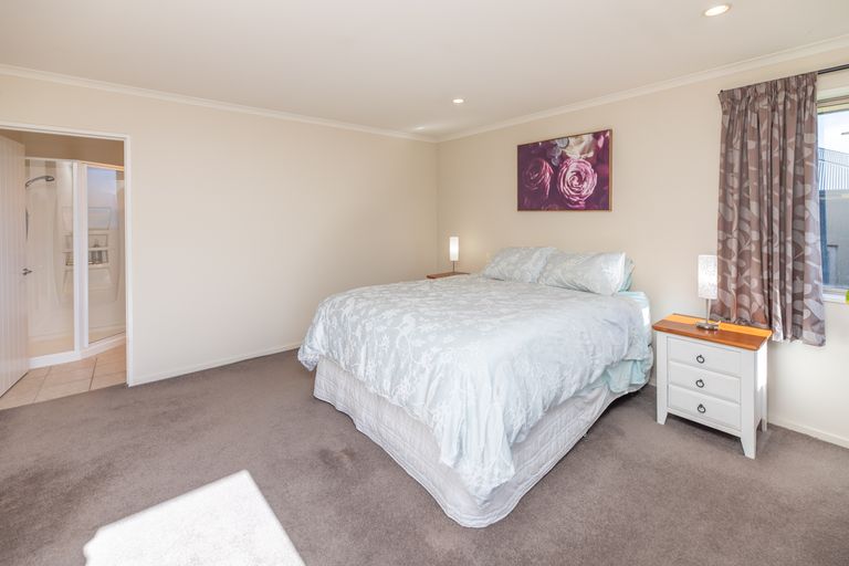 Photo of property in 13 Parkinson Place, Woodend, 7610