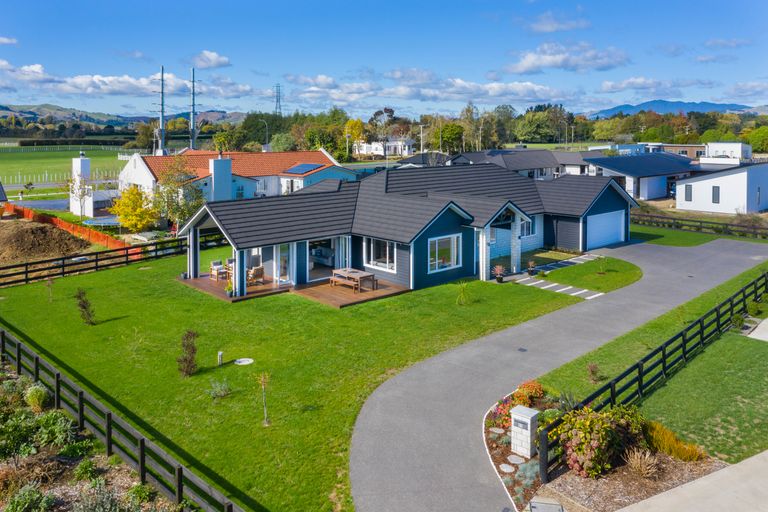 Photo of property in 33 Baxter Michael Crescent, Cambridge, 3434