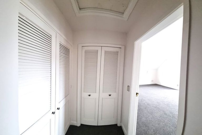 Photo of property in 11 Lawson Place, Mount Victoria, Wellington, 6011