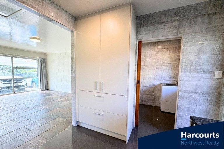 Photo of property in 1/48 View Road, Henderson, Auckland, 0612