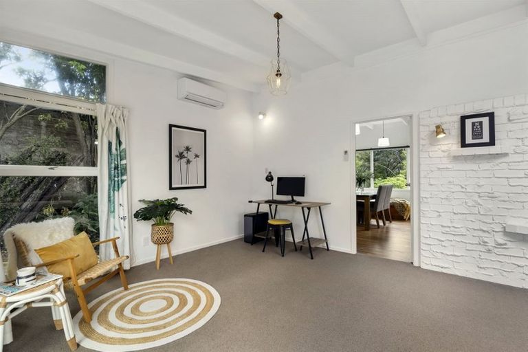 Photo of property in 92 Park Hill Road, Birkenhead, Auckland, 0626