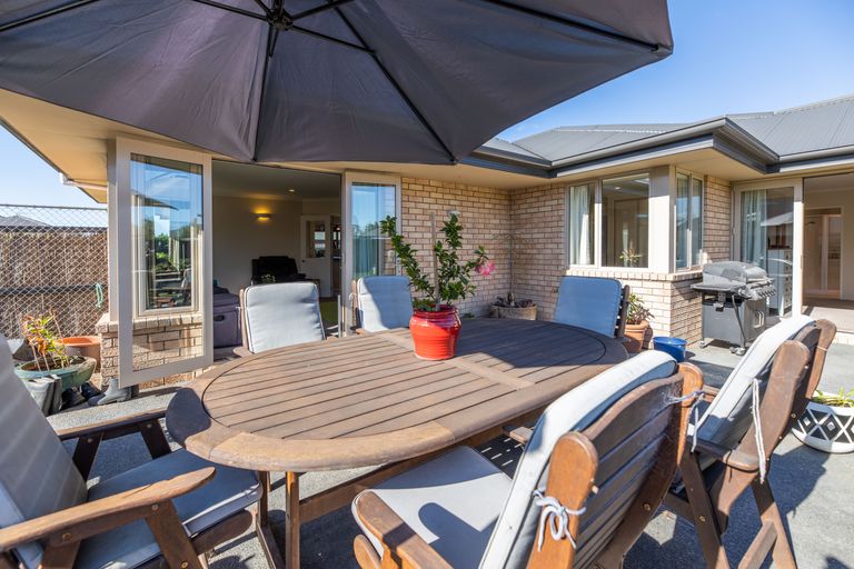 Photo of property in 13 Parkinson Place, Woodend, 7610