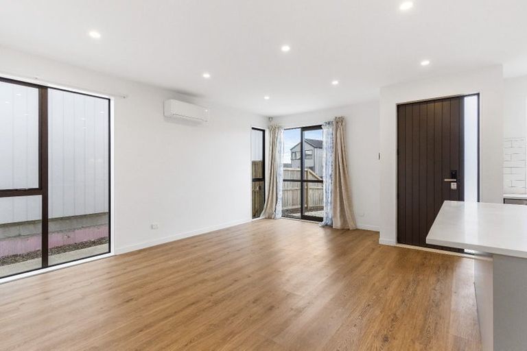 Photo of property in 5 Puwha Street, Massey, Auckland, 0614