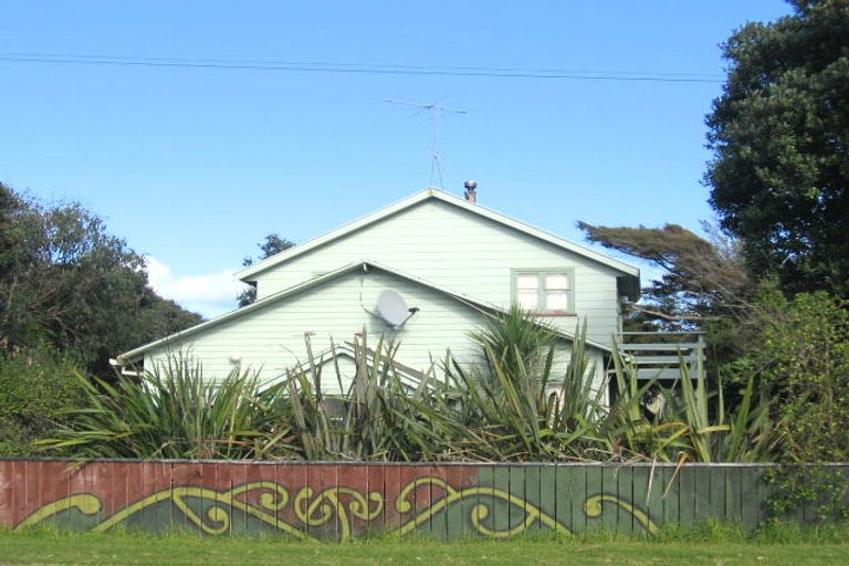 Photo of property in 17 Manuka Street, Otaki Beach, Otaki, 5512