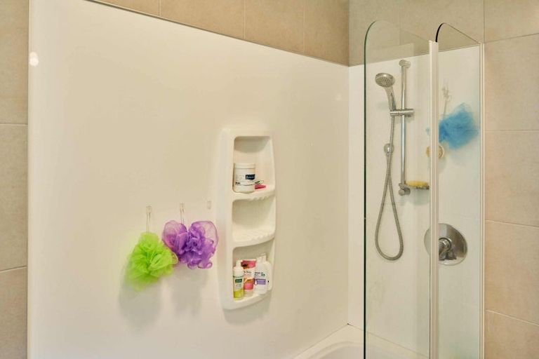 Photo of property in 19 Holmes Grove, Naenae, Lower Hutt, 5011