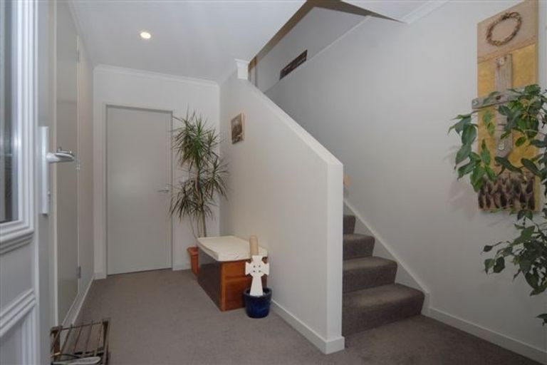 Photo of property in 3b Woodhouse Avenue, Karori, Wellington, 6012