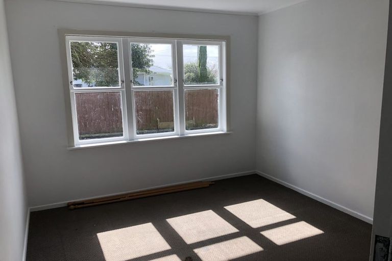 Photo of property in 1 Surrey Street, Manurewa, Auckland, 2102