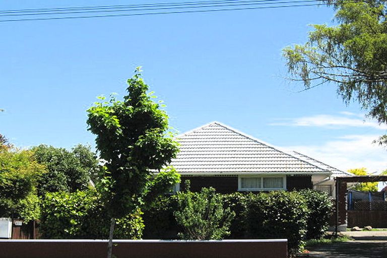 Photo of property in 237 Avonhead Road, Avonhead, Christchurch, 8042