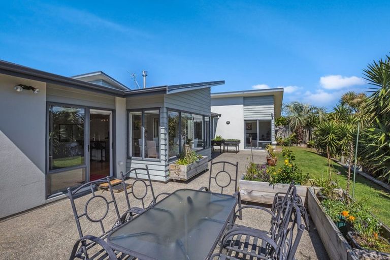 Photo of property in 101 Regent Drive, Paraparaumu Beach, Paraparaumu, 5032