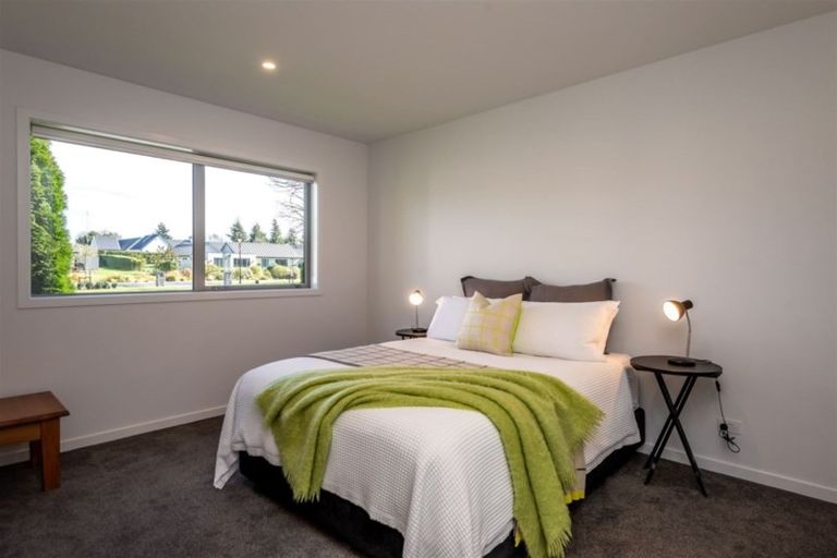 Photo of property in 28 Oakgrove Drive, Rangiora, 7400