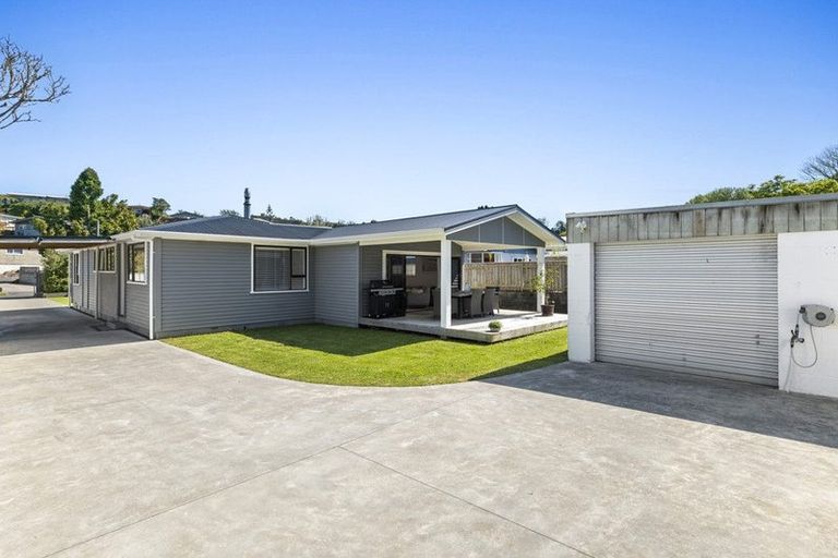Photo of property in 14 Bromley Place, Westown, New Plymouth, 4310