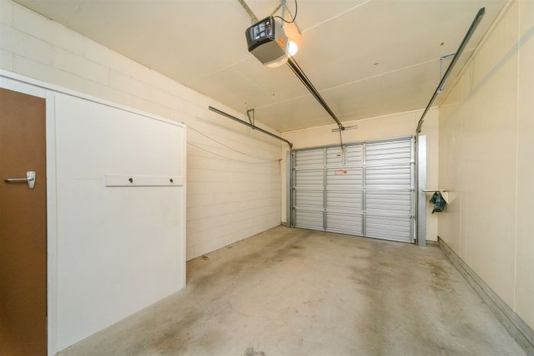 Photo of property in 2a Frederick Street, Terrace End, Palmerston North, 4410