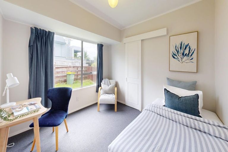 Photo of property in 1/33 Rosario Crescent, Red Beach, 0932