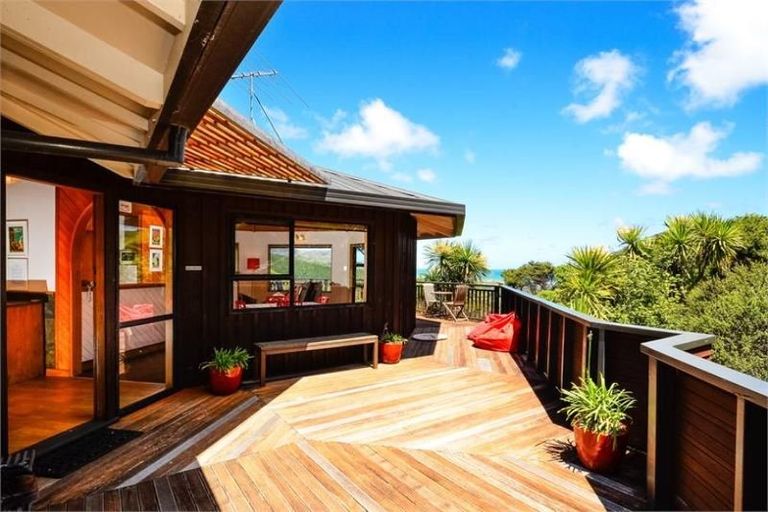 Photo of property in 49 Tasman View Road, Te Henga / Bethells Beach, Henderson, 0781