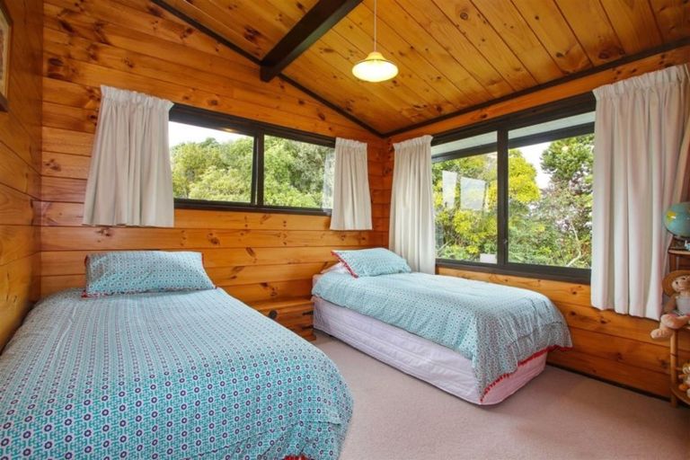 Photo of property in 100 Wharf Road, Clarks Beach, Pukekohe, 2679