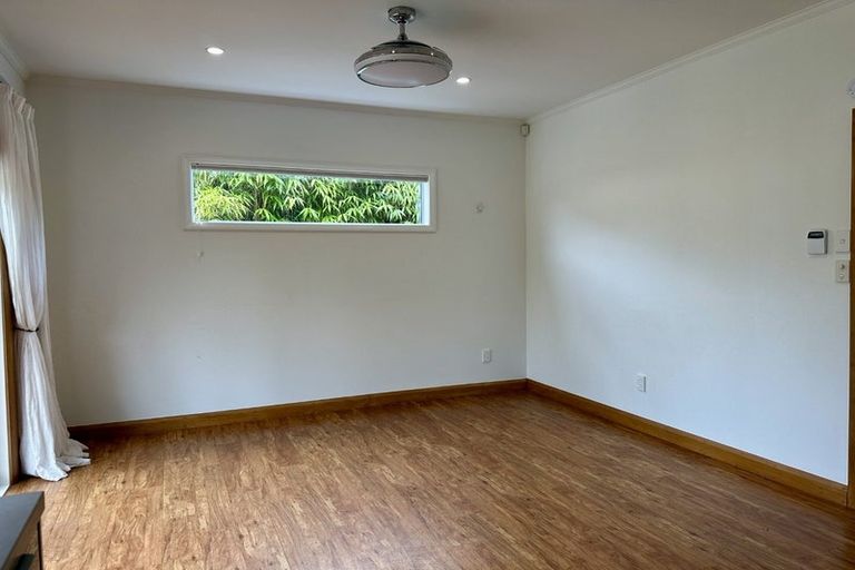 Photo of property in 42 Puriri Terrace, Roslyn, Palmerston North, 4414