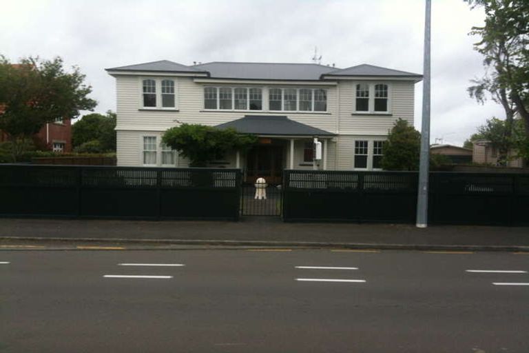 Photo of property in Casa Apartments, 160 Fitzherbert Avenue, West End, Palmerston North, 4410