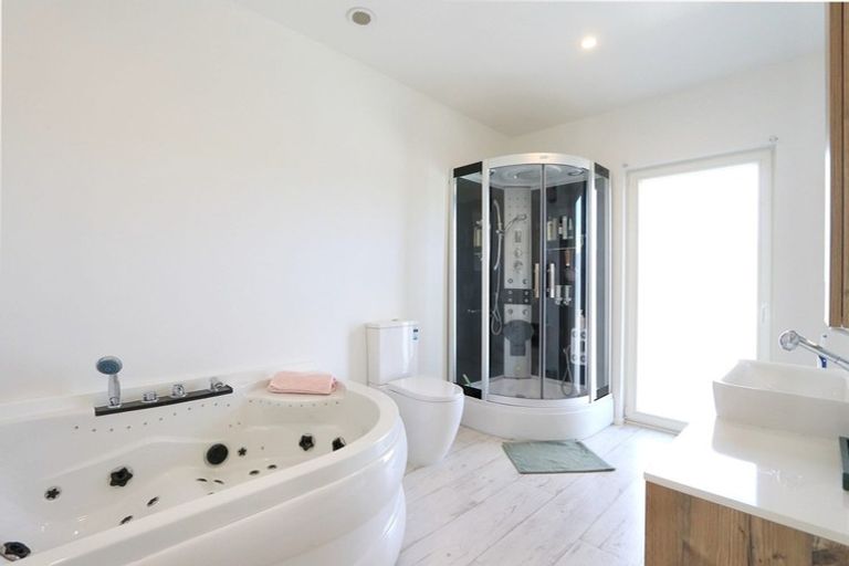 Photo of property in 55 Ruthven Road, Wainuiomata, Lower Hutt, 5014